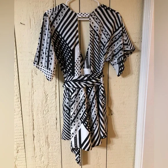 Mustard Seed Abstract Romper - Picture 5 of 8